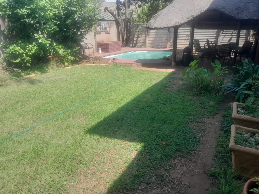 5 Bedroom Property for Sale in Heuwelsig North West